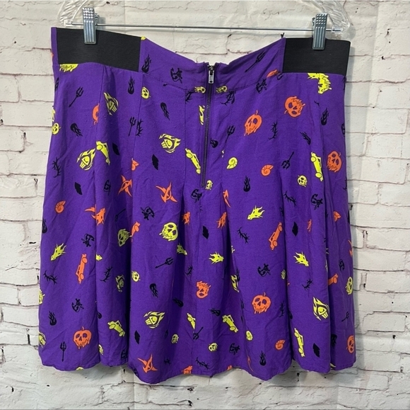 Torrid 1x Disney Villains Halloween Mini Skater Skirt - Challis Purple - Picture 3 of 12